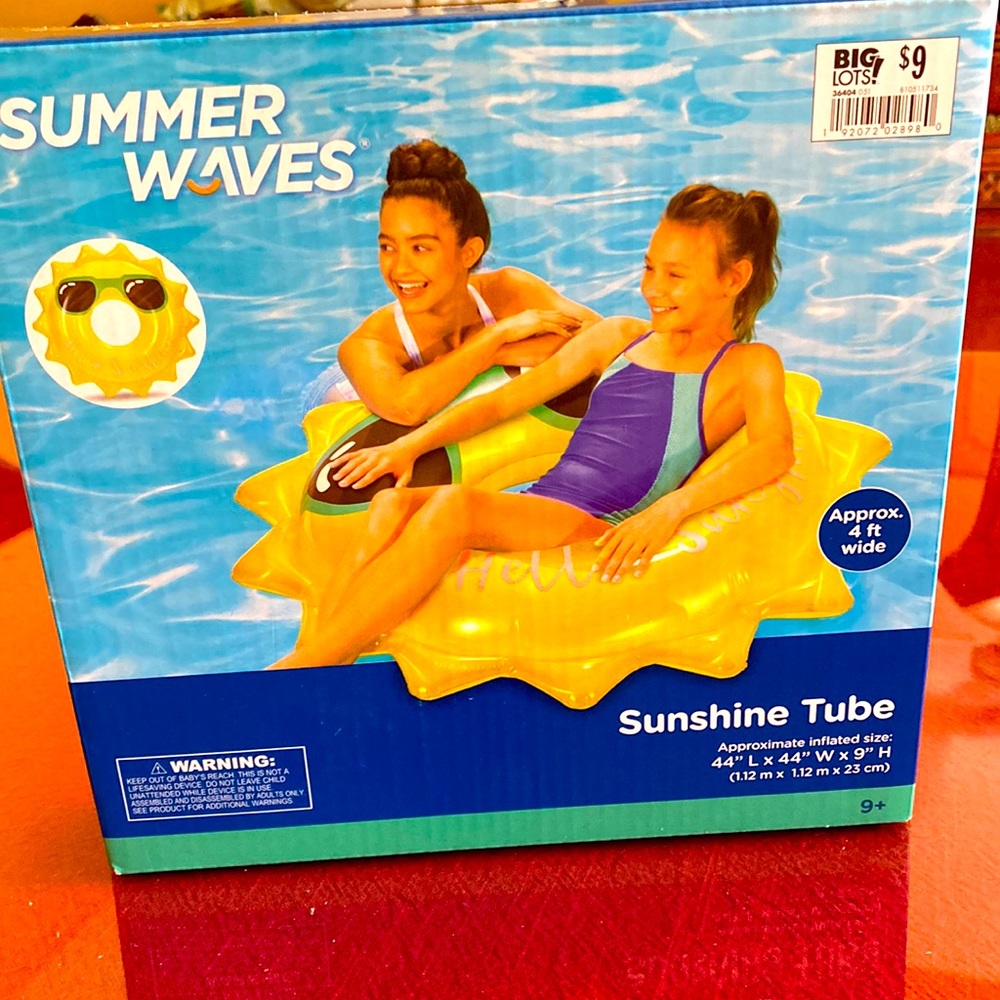 NWT Summer waves sunshine tube